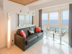 Apartment with frontal sea view in Mariakerke
